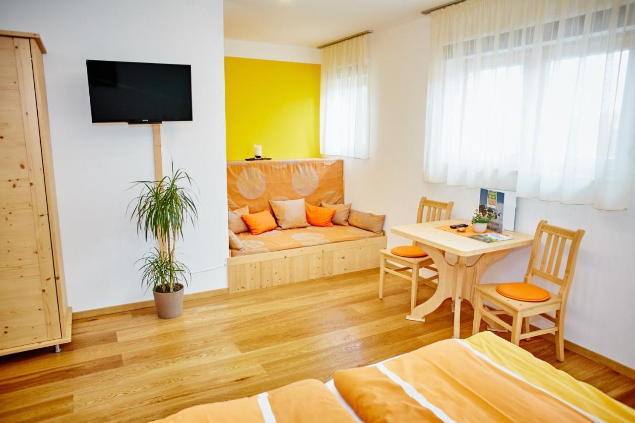 Schmankerl Und Gast Bed and Breakfast Rohrendorf bei Krems Eksteriør billede